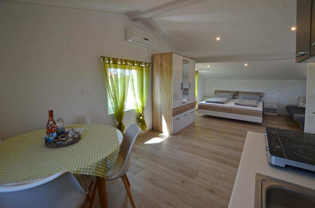 Bavica Apartments Ровинь Экстерьер фото